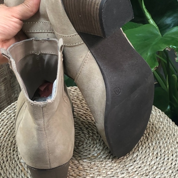 Carlos Santana Suede Booties - Picture 8 of 8